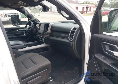 2022 Ram 1500 Big Horn 4X2 6'4 Box из США, поврежденный, VIN 1C6RREBG8NN219567